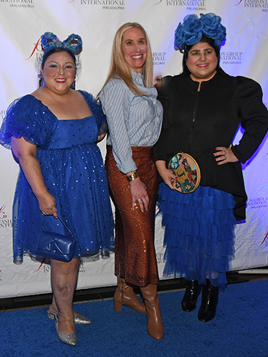 2. Nina Castillo, Jaime Blackburn and Jennifer Lynn Robinson took their look to the BLUE carpet!