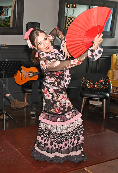 Liliano Ruiz of Suspiro Flamenco