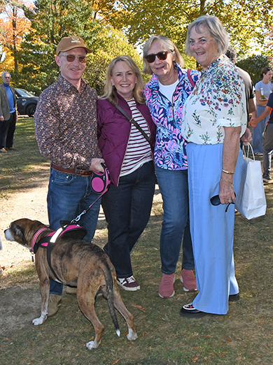 John Goodman and Virginia Funk and Daphe caught up with Sandy Whitman and Julia Forbes at the flea market extravangaza!